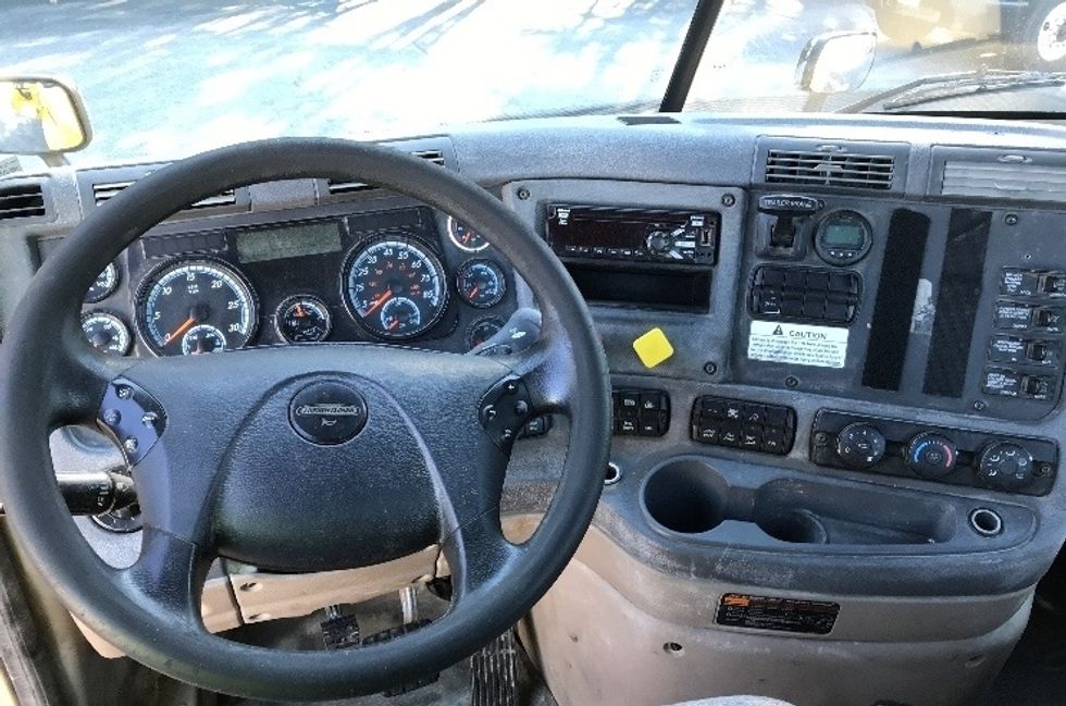 Day Cab Tractor-Heavy Duty Tractors-Freightliner-2018-Cascadia 11364ST-Prince George-VA-532,357\n\t\tmiles-$ 28,500 - Image 11