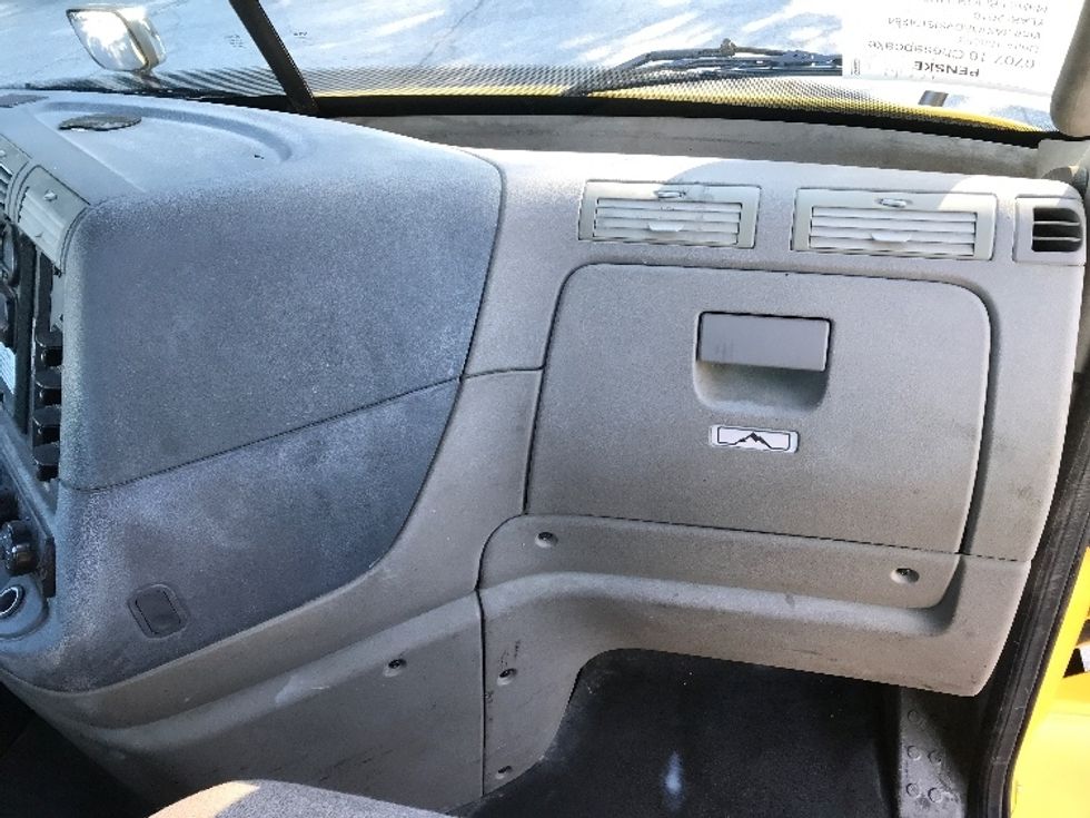 Day Cab Tractor-Heavy Duty Tractors-Freightliner-2018-Cascadia 11364ST-Prince George-VA-532,357\n\t\tmiles-$ 28,500 - Image 13