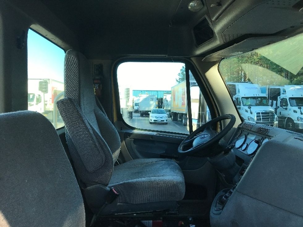 Day Cab Tractor-Heavy Duty Tractors-Freightliner-2018-Cascadia 11364ST-Prince George-VA-532,357\n\t\tmiles-$ 28,500 - Image 14