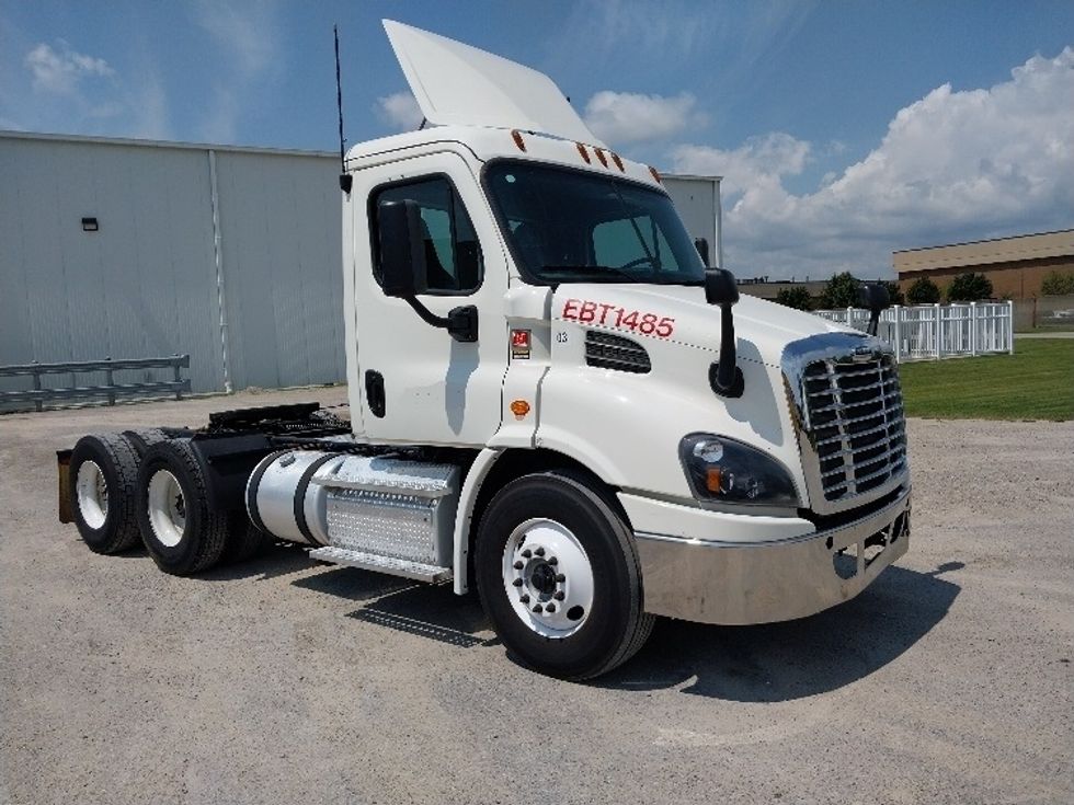 Day Cab Tractor-Heavy Duty Tractors-Freightliner-2018-Cascadia 11364ST-Saginaw-MI-431,031\n\t\tmiles-$ 40,000 - Image 1