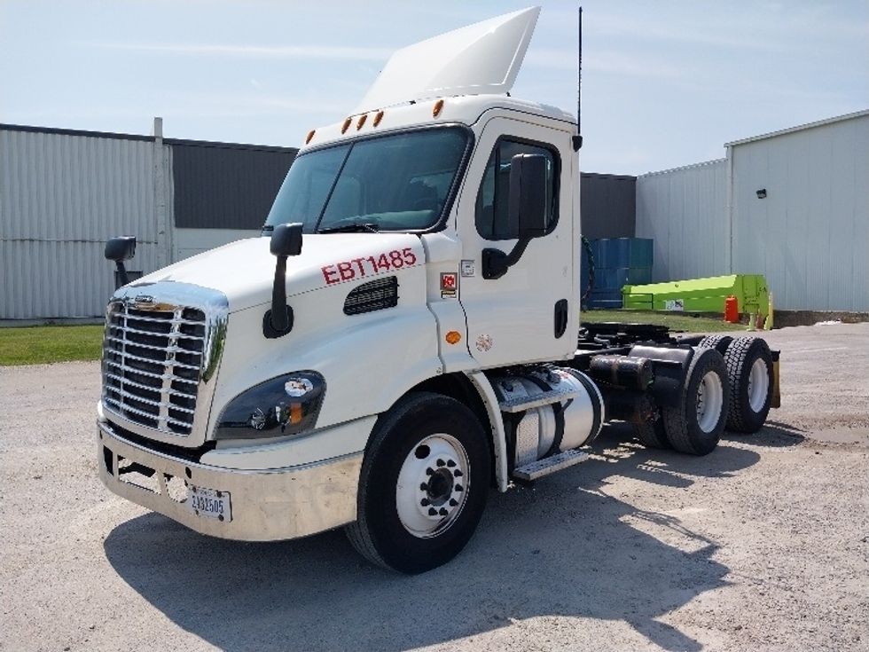 Day Cab Tractor-Heavy Duty Tractors-Freightliner-2018-Cascadia 11364ST-Saginaw-MI-431,031\n\t\tmiles-$ 40,000 - Image 3