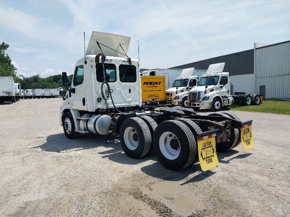 Day Cab Tractor-Heavy Duty Tractors-Freightliner-2018-Cascadia 11364ST-Saginaw-MI-431,031\n\t\tmiles-$ 40,000 - Image 5