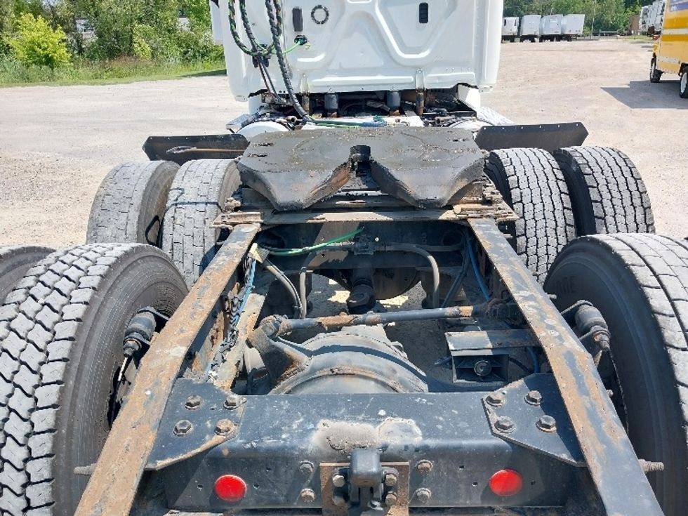 Day Cab Tractor-Heavy Duty Tractors-Freightliner-2018-Cascadia 11364ST-Saginaw-MI-431,031\n\t\tmiles-$ 40,000 - Image 6