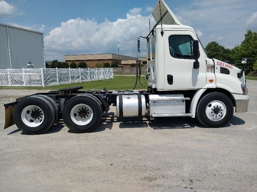 Day Cab Tractor-Heavy Duty Tractors-Freightliner-2018-Cascadia 11364ST-Saginaw-MI-431,031\n\t\tmiles-$ 40,000 - Image 8