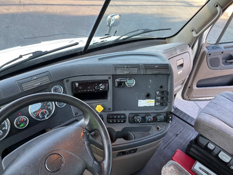 Day Cab Tractor-Heavy Duty Tractors-Freightliner-2018-Cascadia 11364ST-Saginaw-MI-444,037\n\t\tmiles-$ 41,250 - Image 11