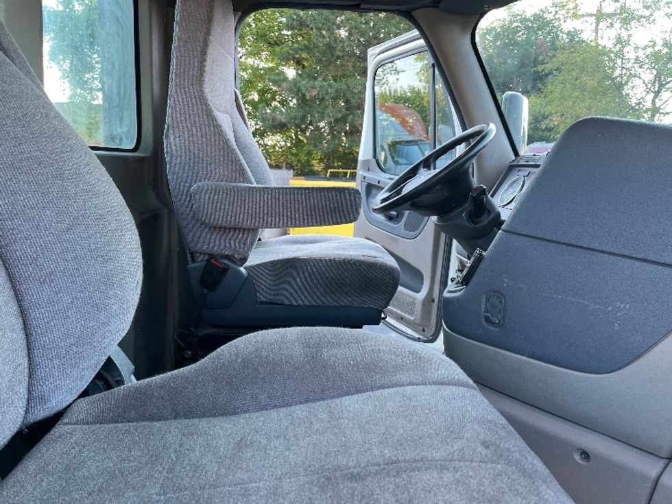 Day Cab Tractor-Heavy Duty Tractors-Freightliner-2018-Cascadia 11364ST-Saginaw-MI-444,037\n\t\tmiles-$ 41,250 - Image 14