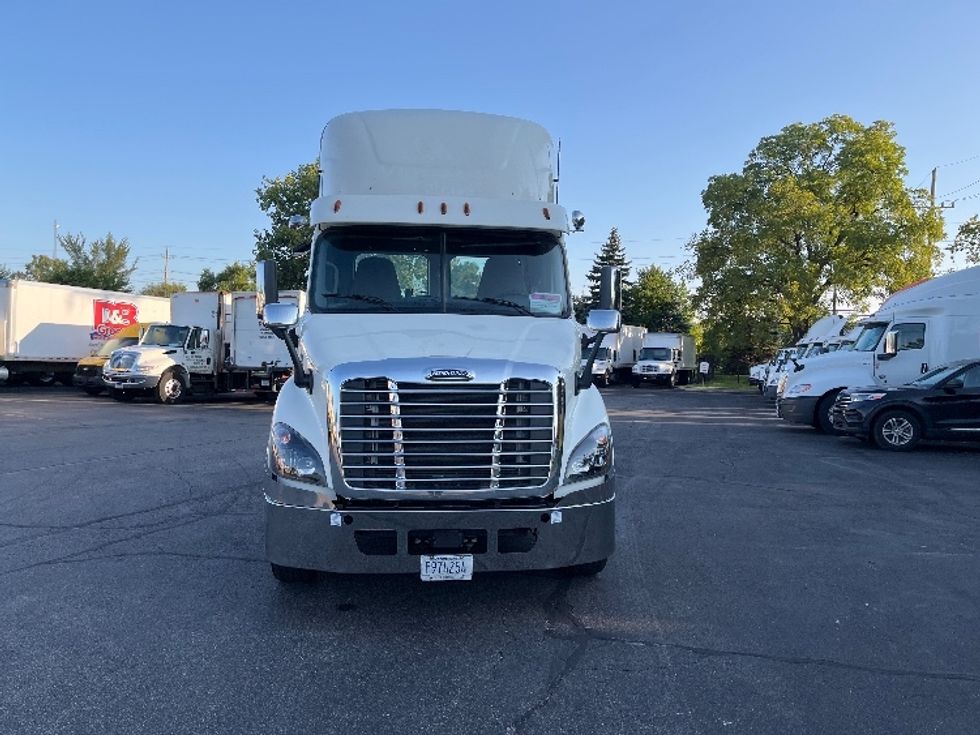 Day Cab Tractor-Heavy Duty Tractors-Freightliner-2018-Cascadia 11364ST-Saginaw-MI-444,037\n\t\tmiles-$ 41,250 - Image 2