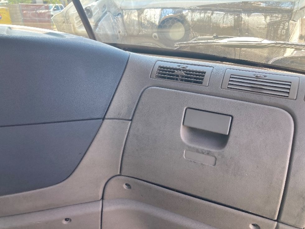 Day Cab Tractor-Heavy Duty Tractors-Freightliner-2018-Cascadia 11364ST-Saginaw-MI-473,887\n\t\tmiles-$ 40,000 - Image 13