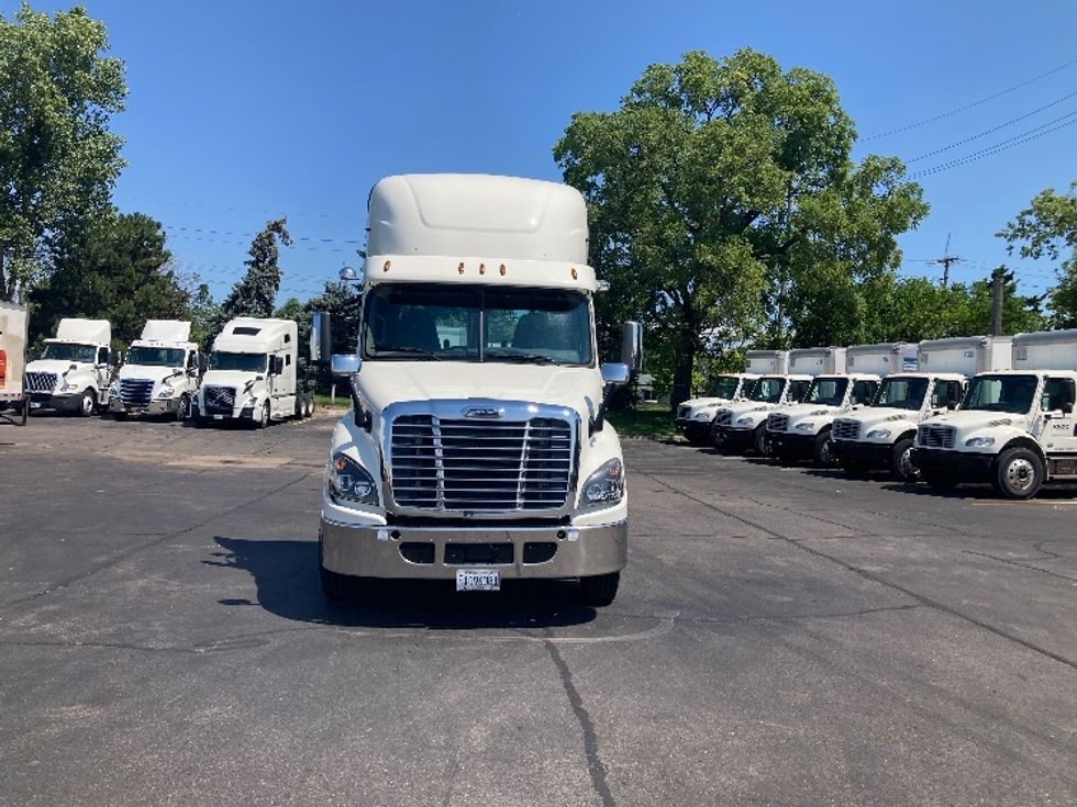 Day Cab Tractor-Heavy Duty Tractors-Freightliner-2018-Cascadia 11364ST-Saginaw-MI-473,887\n\t\tmiles-$ 40,000 - Image 2