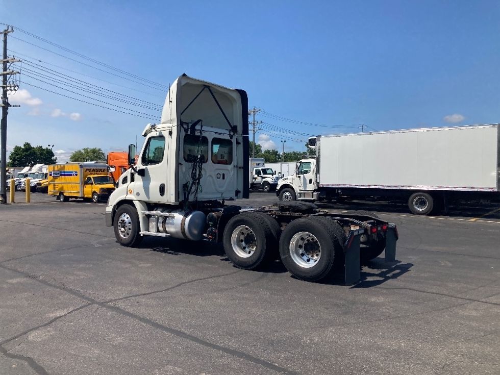 Day Cab Tractor-Heavy Duty Tractors-Freightliner-2018-Cascadia 11364ST-Saginaw-MI-473,887\n\t\tmiles-$ 40,000 - Image 5