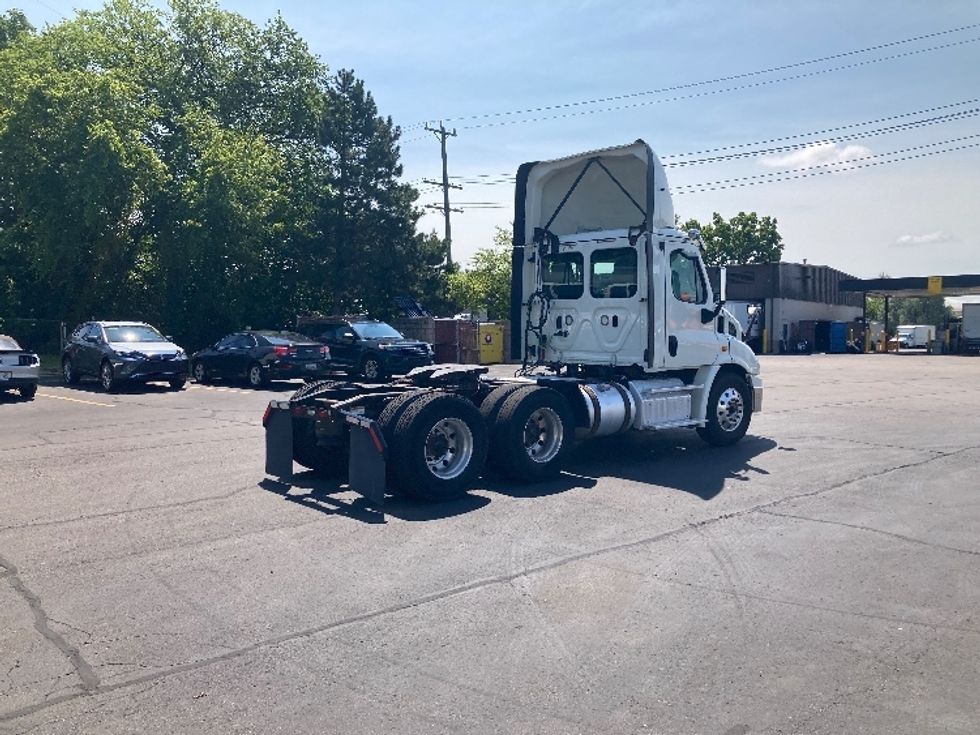 Day Cab Tractor-Heavy Duty Tractors-Freightliner-2018-Cascadia 11364ST-Saginaw-MI-473,887\n\t\tmiles-$ 40,000 - Image 7
