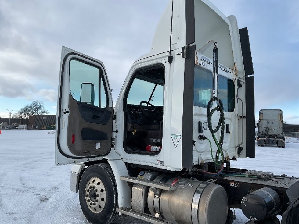Day Cab Tractor-Heavy Duty Tractors-Freightliner-2018-Cascadia 11364ST-Saint Laurent-PQ-346,251\n\t\tkm-$ 52,750 - Image 10
