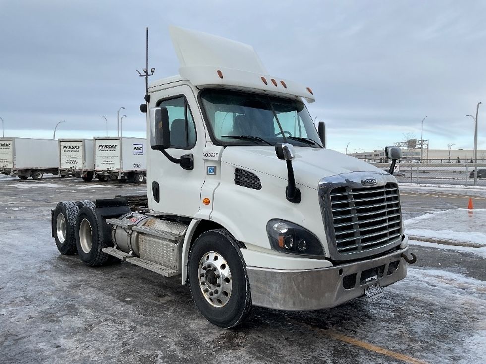 Day Cab Tractor-Heavy Duty Tractors-Freightliner-2018-Cascadia 11364ST-Saint Laurent-PQ-423,866\n\t\tkm-$ 51,000 - Image 1