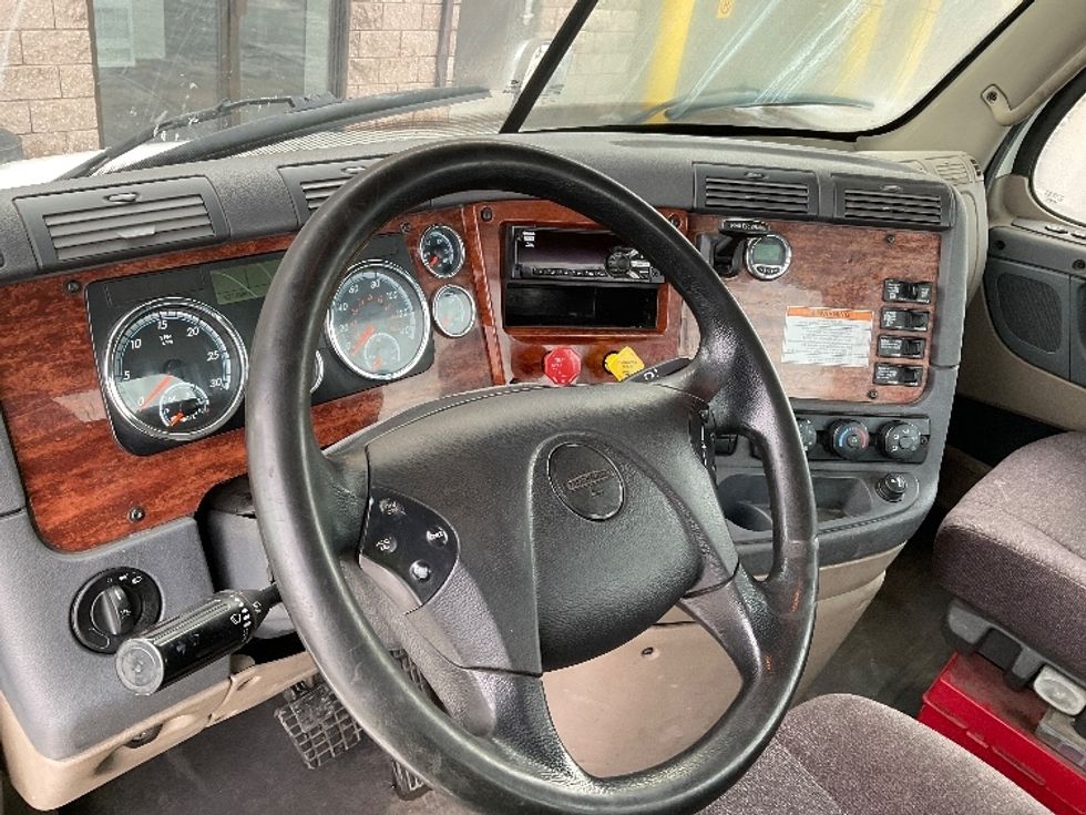 Day Cab Tractor-Heavy Duty Tractors-Freightliner-2018-Cascadia 11364ST-Saint Laurent-PQ-423,866\n\t\tkm-$ 51,000 - Image 10