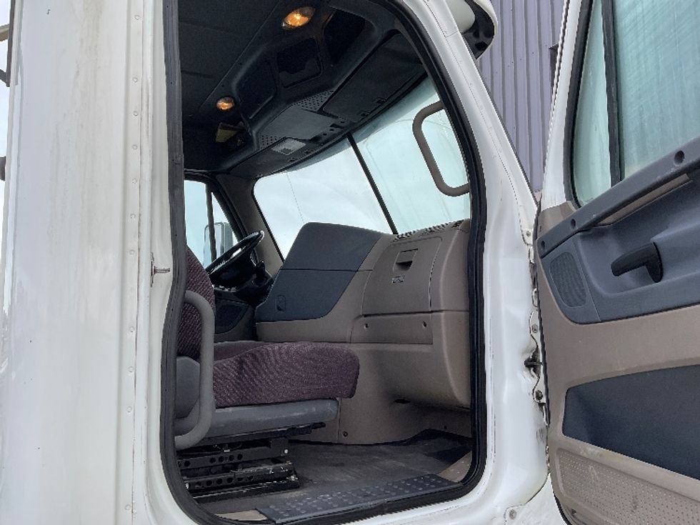 Day Cab Tractor-Heavy Duty Tractors-Freightliner-2018-Cascadia 11364ST-Saint Laurent-PQ-423,866\n\t\tkm-$ 51,000 - Image 12