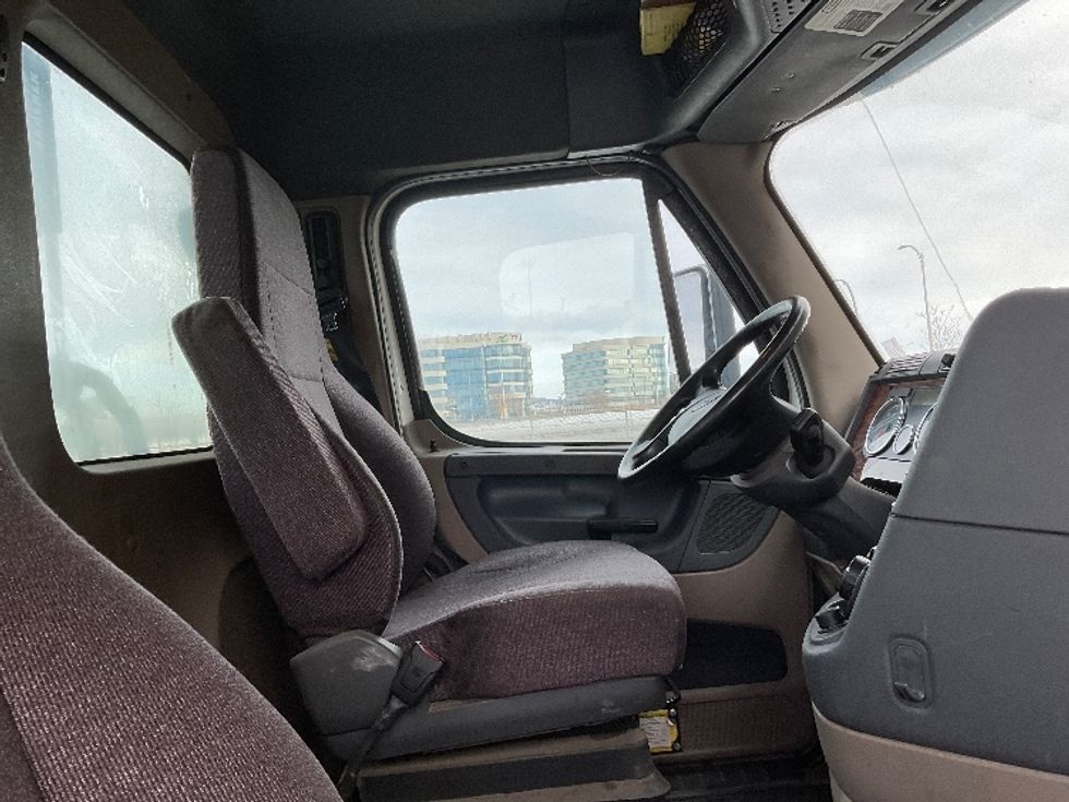 Day Cab Tractor-Heavy Duty Tractors-Freightliner-2018-Cascadia 11364ST-Saint Laurent-PQ-423,866\n\t\tkm-$ 51,000 - Image 14