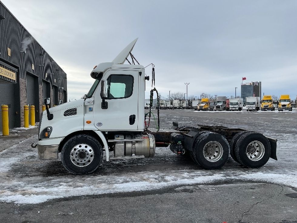 Day Cab Tractor-Heavy Duty Tractors-Freightliner-2018-Cascadia 11364ST-Saint Laurent-PQ-423,866\n\t\tkm-$ 51,000 - Image 4