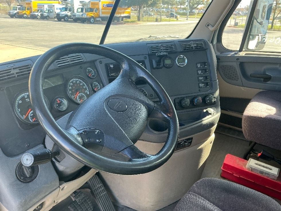 Day Cab Tractor-Heavy Duty Tractors-Freightliner-2018-Cascadia 11364ST-San Antonio-TX-151,853\n\t\tmiles-$ 42,000 - Image 10