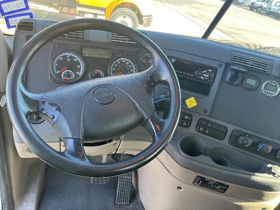 Day Cab Tractor-Heavy Duty Tractors-Freightliner-2018-Cascadia 11364ST-San Antonio-TX-151,853\n\t\tmiles-$ 42,000 - Image 11