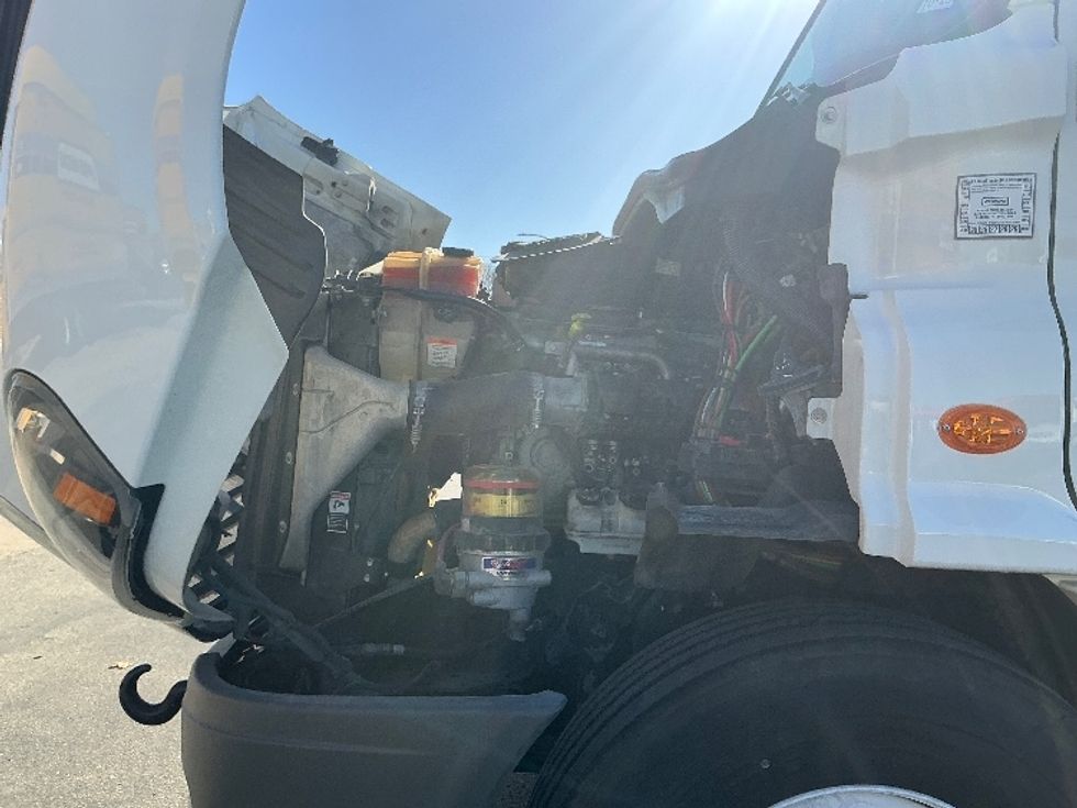 Day Cab Tractor-Heavy Duty Tractors-Freightliner-2018-Cascadia 11364ST-San Antonio-TX-151,853\n\t\tmiles-$ 42,000 - Image 16