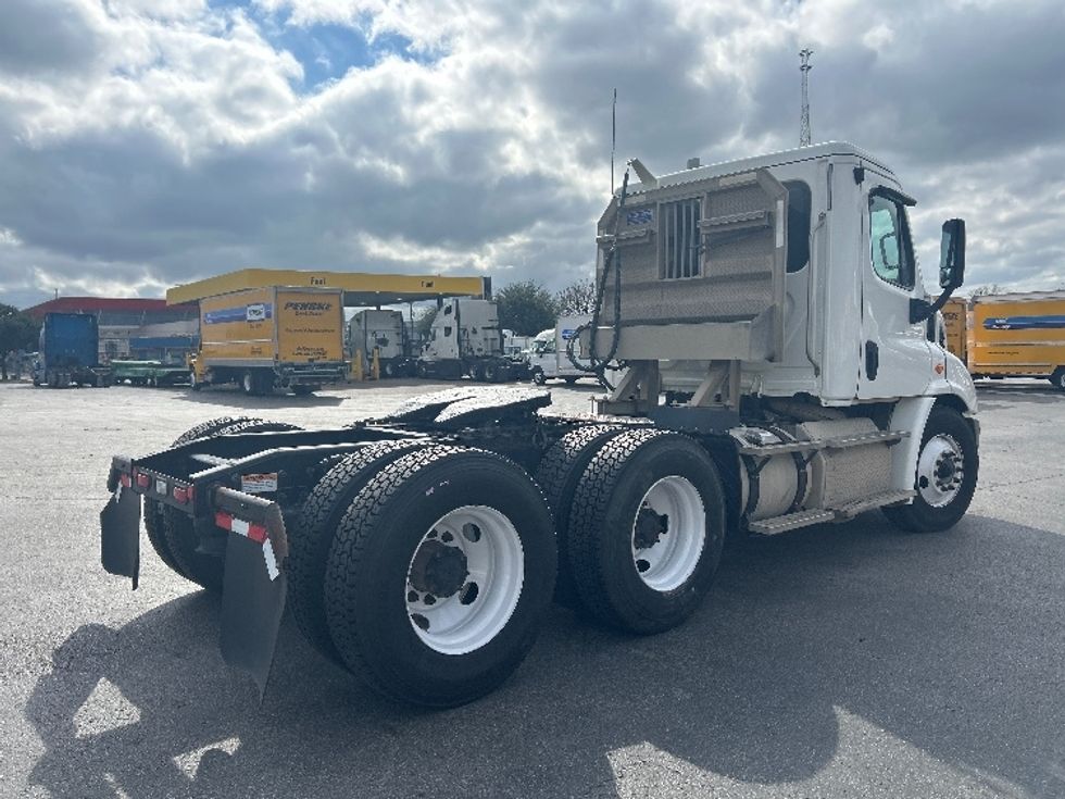Day Cab Tractor-Heavy Duty Tractors-Freightliner-2018-Cascadia 11364ST-San Antonio-TX-151,853\n\t\tmiles-$ 42,000 - Image 7
