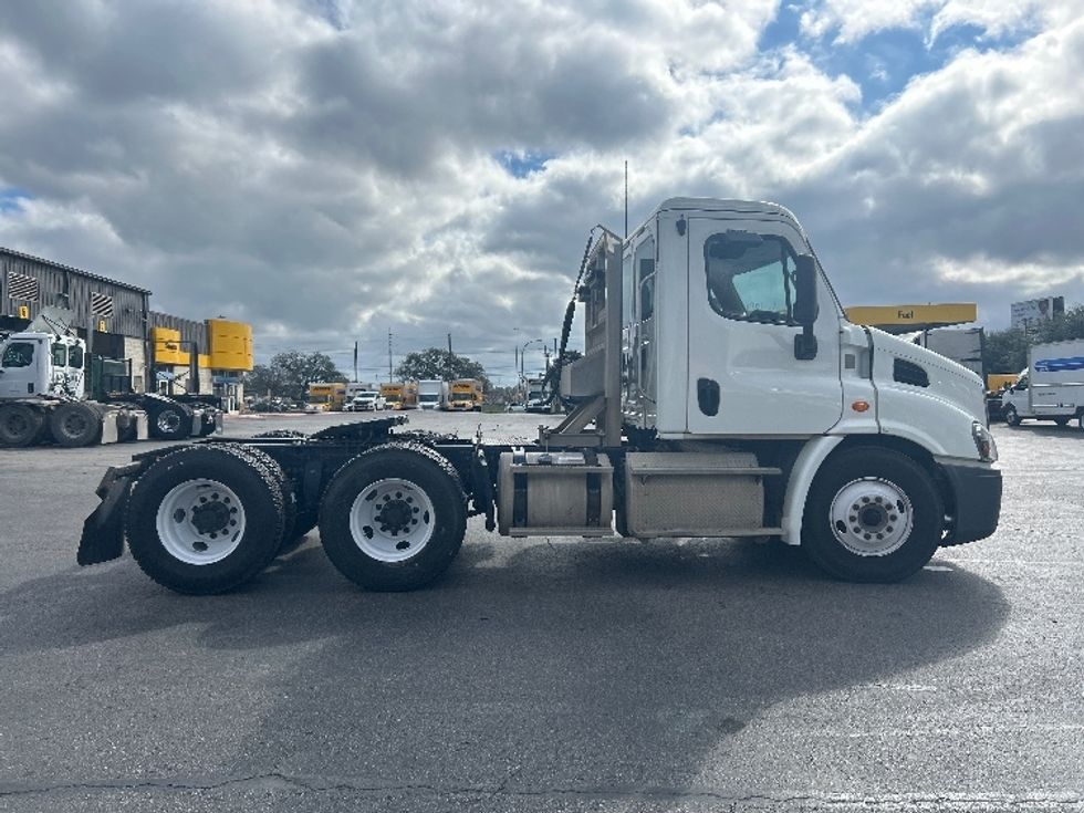 Day Cab Tractor-Heavy Duty Tractors-Freightliner-2018-Cascadia 11364ST-San Antonio-TX-151,853\n\t\tmiles-$ 42,000 - Image 8