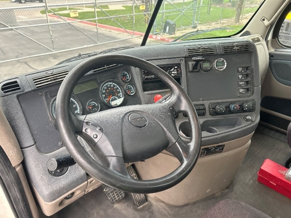 Day Cab Tractor-Heavy Duty Tractors-Freightliner-2018-Cascadia 11364ST-San Antonio-TX-157,118\n\t\tmiles-$ 43,500 - Image 10
