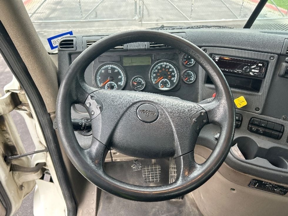 Day Cab Tractor-Heavy Duty Tractors-Freightliner-2018-Cascadia 11364ST-San Antonio-TX-157,118\n\t\tmiles-$ 43,500 - Image 11