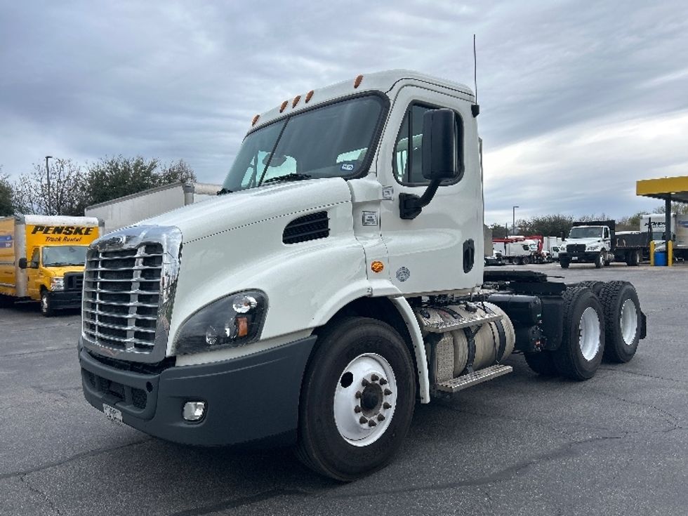 Day Cab Tractor-Heavy Duty Tractors-Freightliner-2018-Cascadia 11364ST-San Antonio-TX-157,118\n\t\tmiles-$ 43,500 - Image 3
