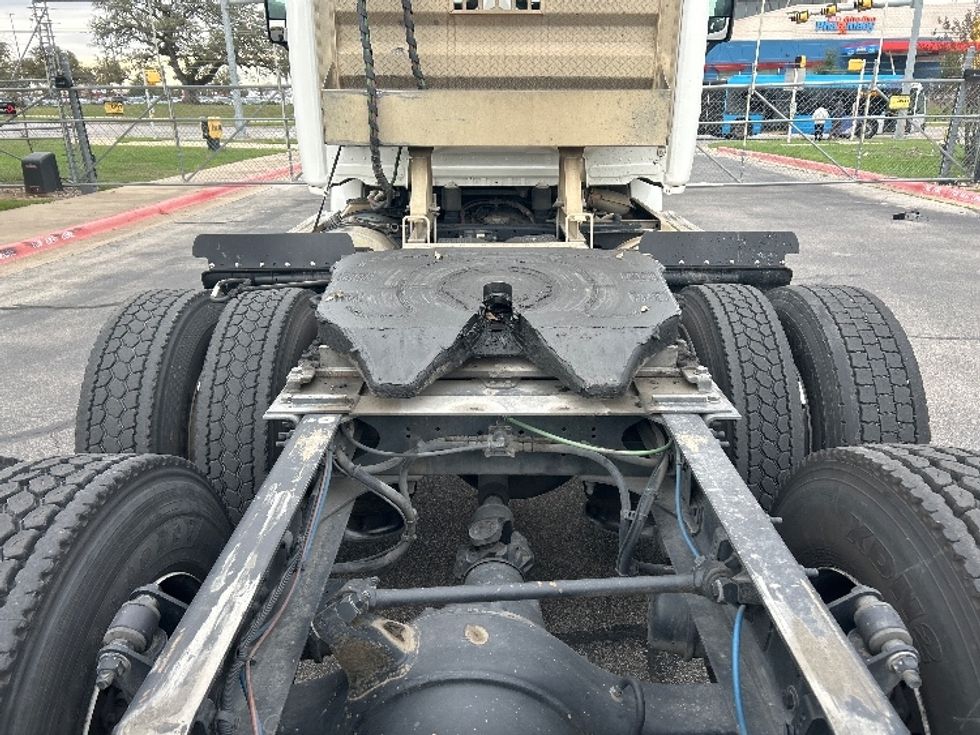 Day Cab Tractor-Heavy Duty Tractors-Freightliner-2018-Cascadia 11364ST-San Antonio-TX-157,118\n\t\tmiles-$ 43,500 - Image 6