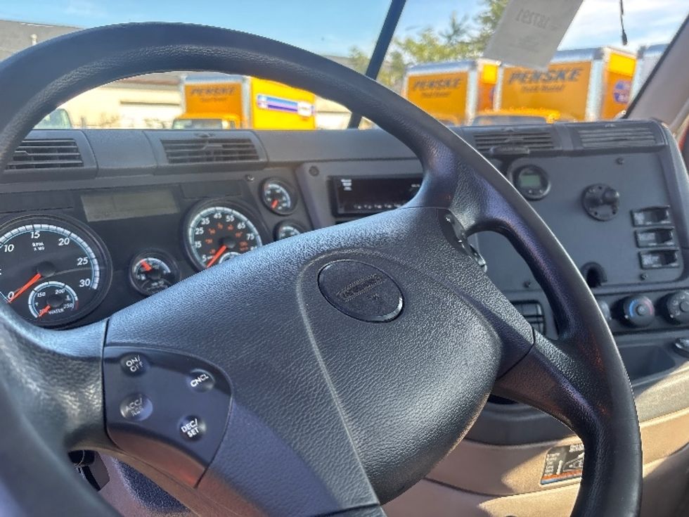 Day Cab Tractor-Heavy Duty Tractors-Freightliner-2018-Cascadia 11364ST-South Plainfield-NJ-191,182\n\t\tmiles-$ 34,000 - Image 10