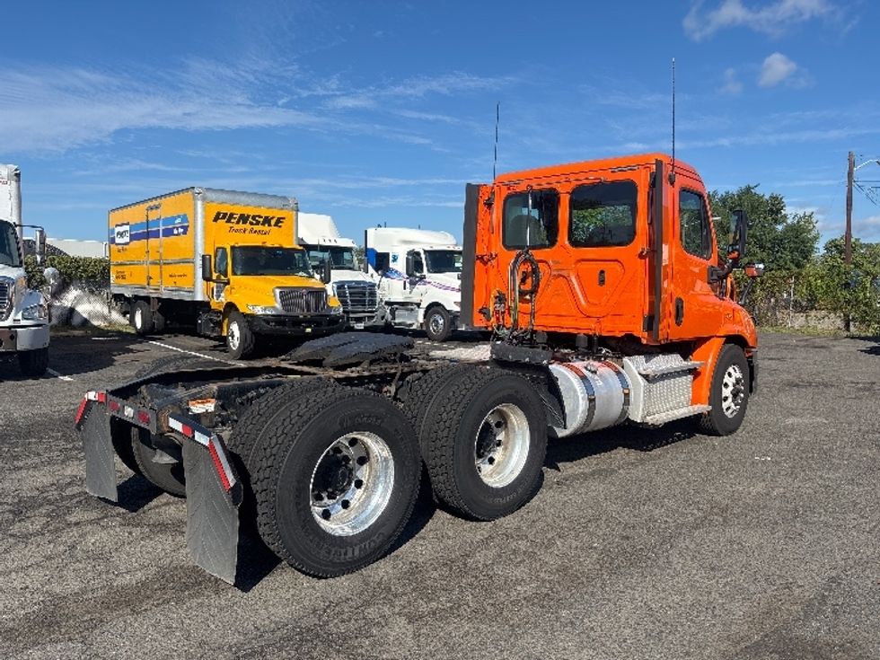 Day Cab Tractor-Heavy Duty Tractors-Freightliner-2018-Cascadia 11364ST-South Plainfield-NJ-191,182\n\t\tmiles-$ 34,000 - Image 7