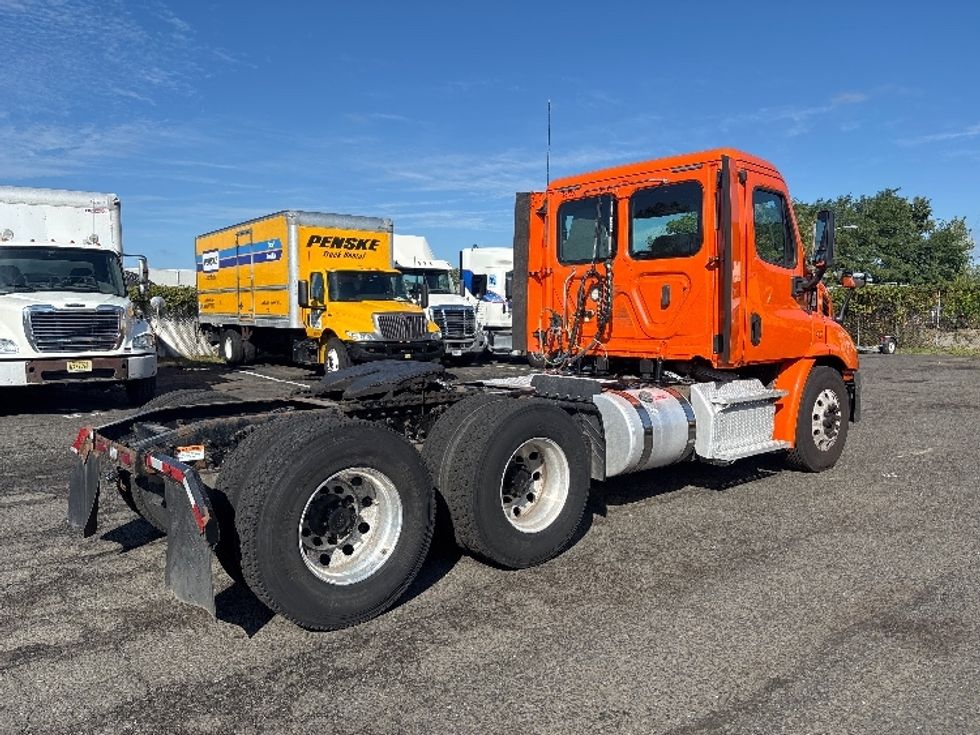 Day Cab Tractor-Heavy Duty Tractors-Freightliner-2018-Cascadia 11364ST-South Plainfield-NJ-226,017\n\t\tmiles-$ 34,000 - Image 7