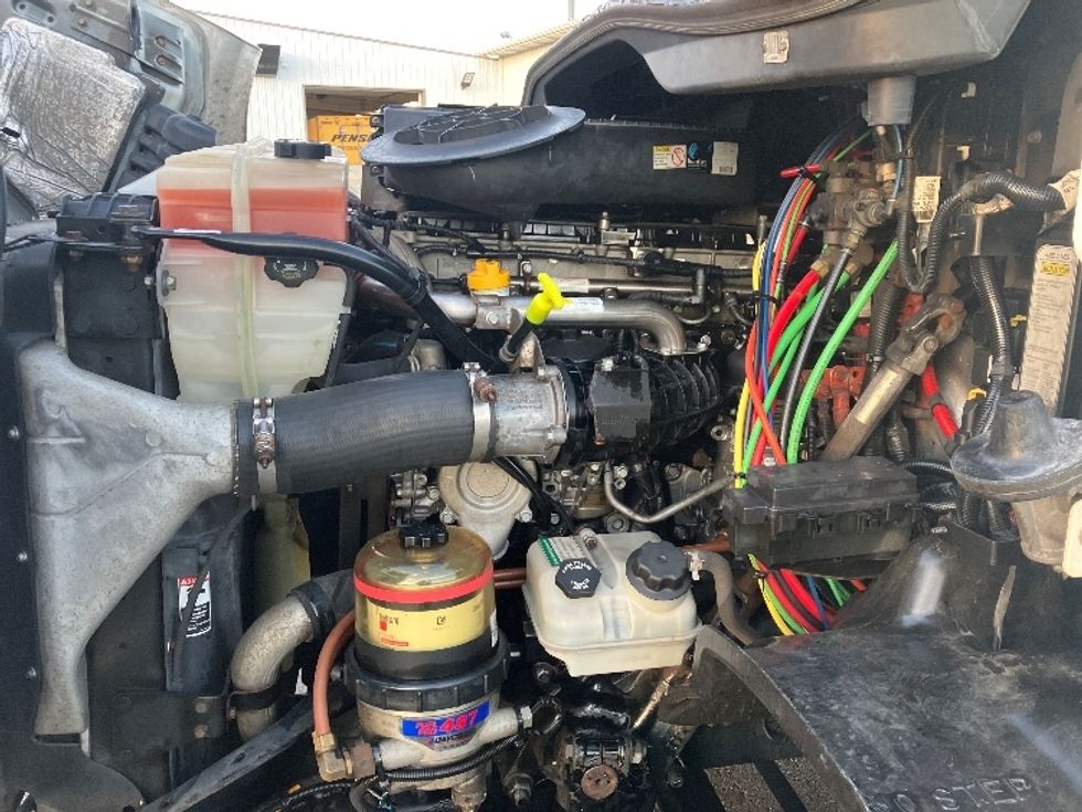 Day Cab Tractor-Heavy Duty Tractors-Freightliner-2018-Cascadia 11364ST-Springfield-OH-525,949\n\t\tmiles-$ 32,250 - Image 16