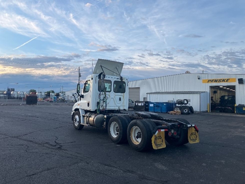 Day Cab Tractor-Heavy Duty Tractors-Freightliner-2018-Cascadia 11364ST-Springfield-OH-525,949\n\t\tmiles-$ 32,250 - Image 5