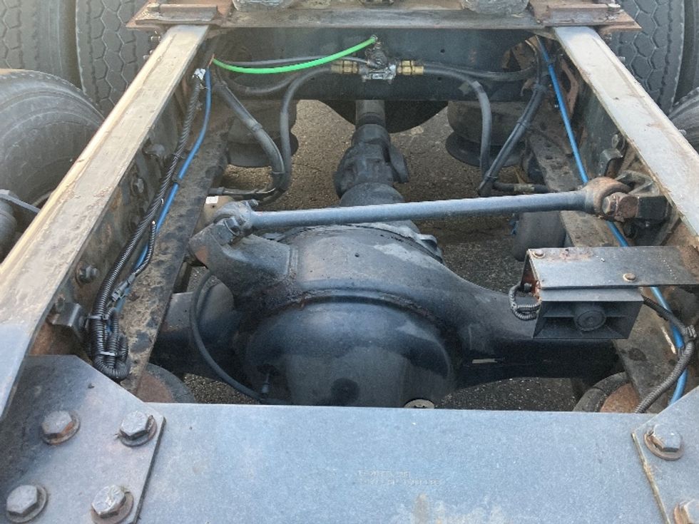 Day Cab Tractor-Heavy Duty Tractors-Freightliner-2018-Cascadia 11364ST-Springfield-OH-525,949\n\t\tmiles-$ 32,250 - Image 6