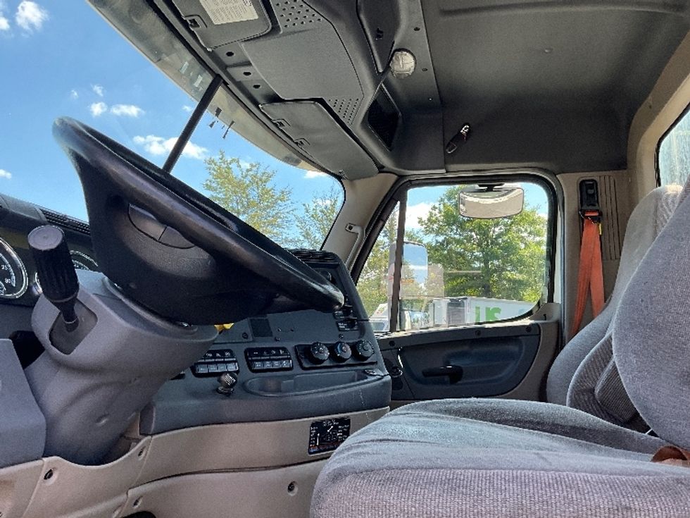 Day Cab Tractor-Heavy Duty Tractors-Freightliner-2018-Cascadia 11364ST-Sterling-VA-327,958\n\t\tmiles-$ 43,750 - Image 10