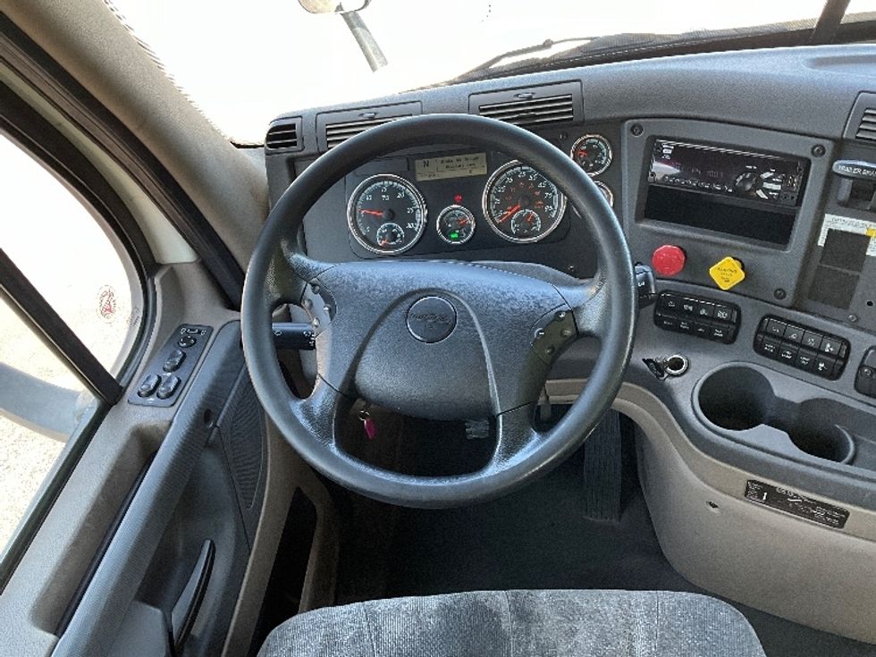 Day Cab Tractor-Heavy Duty Tractors-Freightliner-2018-Cascadia 11364ST-Sterling-VA-327,958\n\t\tmiles-$ 43,750 - Image 11