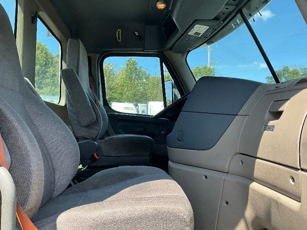 Day Cab Tractor-Heavy Duty Tractors-Freightliner-2018-Cascadia 11364ST-Sterling-VA-327,958\n\t\tmiles-$ 43,750 - Image 14