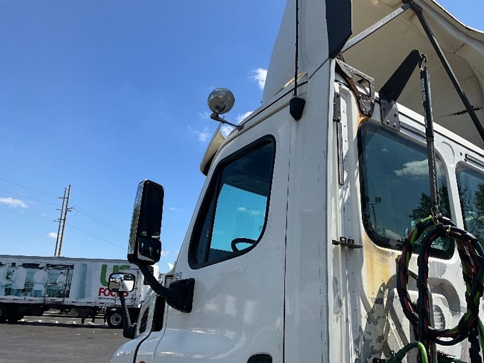Day Cab Tractor-Heavy Duty Tractors-Freightliner-2018-Cascadia 11364ST-Sterling-VA-327,958\n\t\tmiles-$ 43,750 - Image 18