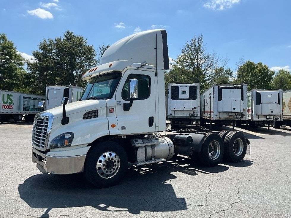 Day Cab Tractor-Heavy Duty Tractors-Freightliner-2018-Cascadia 11364ST-Sterling-VA-327,958\n\t\tmiles-$ 43,750 - Image 3