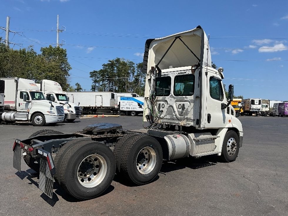 Day Cab Tractor-Heavy Duty Tractors-Freightliner-2018-Cascadia 11364ST-Sterling-VA-327,958\n\t\tmiles-$ 43,750 - Image 7