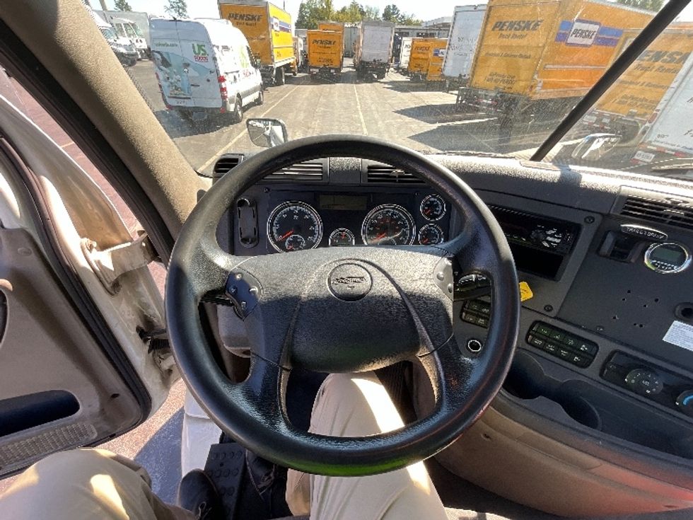 Day Cab Tractor-Heavy Duty Tractors-Freightliner-2018-Cascadia 11364ST-Sterling-VA-372,948\n\t\tmiles-$ 37,500 - Image 11