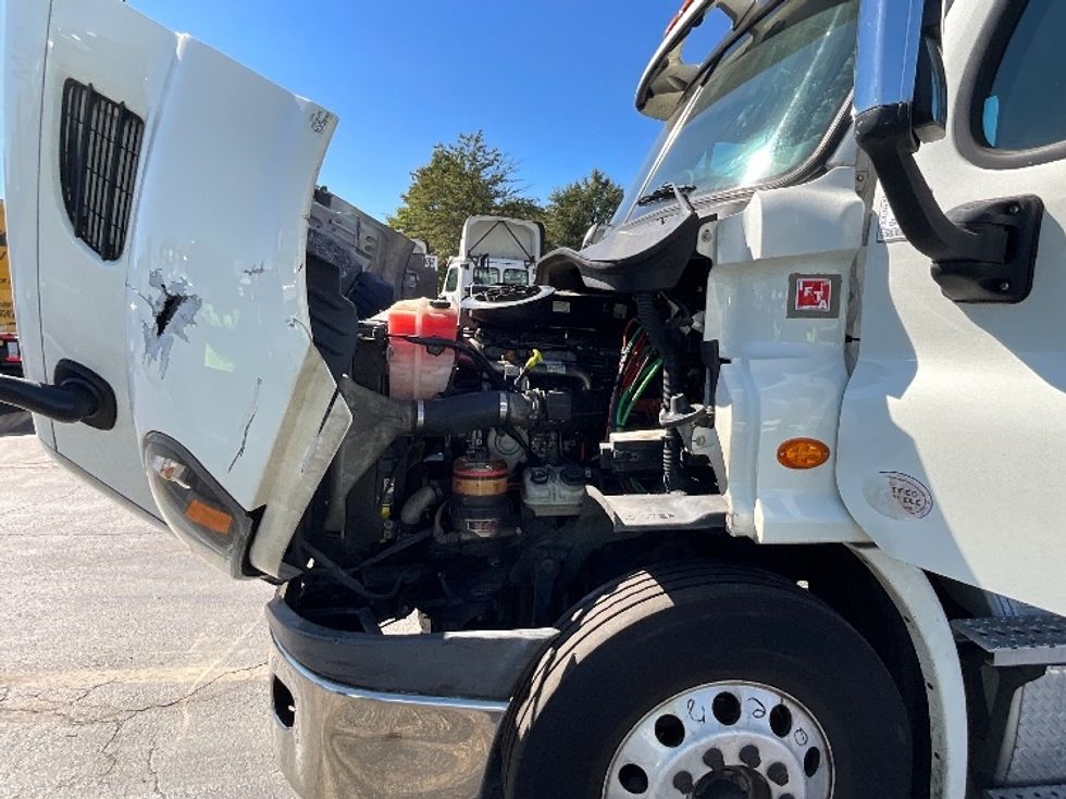 Day Cab Tractor-Heavy Duty Tractors-Freightliner-2018-Cascadia 11364ST-Sterling-VA-372,948\n\t\tmiles-$ 37,500 - Image 16