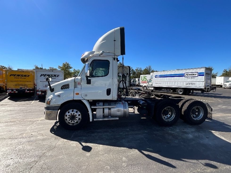 Day Cab Tractor-Heavy Duty Tractors-Freightliner-2018-Cascadia 11364ST-Sterling-VA-372,948\n\t\tmiles-$ 37,500 - Image 4