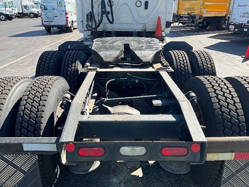 Day Cab Tractor-Heavy Duty Tractors-Freightliner-2018-Cascadia 11364ST-Sterling-VA-372,948\n\t\tmiles-$ 37,500 - Image 6