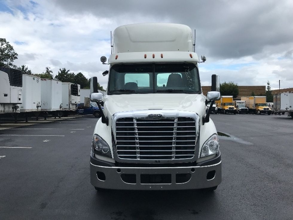 Day Cab Tractor-Heavy Duty Tractors-Freightliner-2018-Cascadia 11364ST-Sterling-VA-430,310\n\t\tmiles-$ 38,250 - Image 2