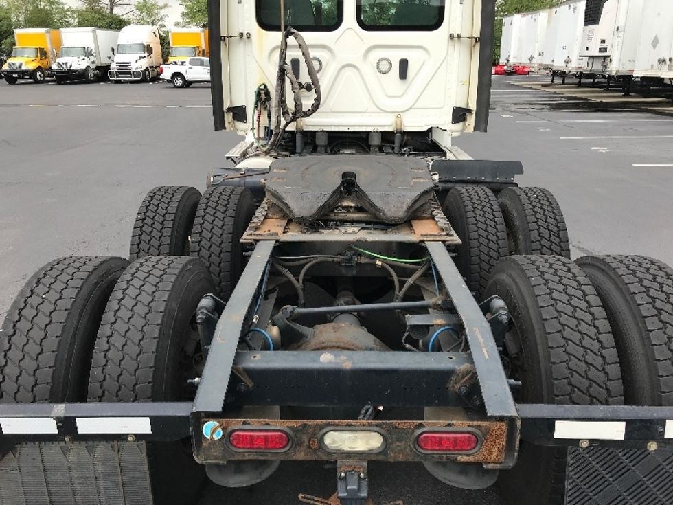 Day Cab Tractor-Heavy Duty Tractors-Freightliner-2018-Cascadia 11364ST-Sterling-VA-430,310\n\t\tmiles-$ 38,250 - Image 6