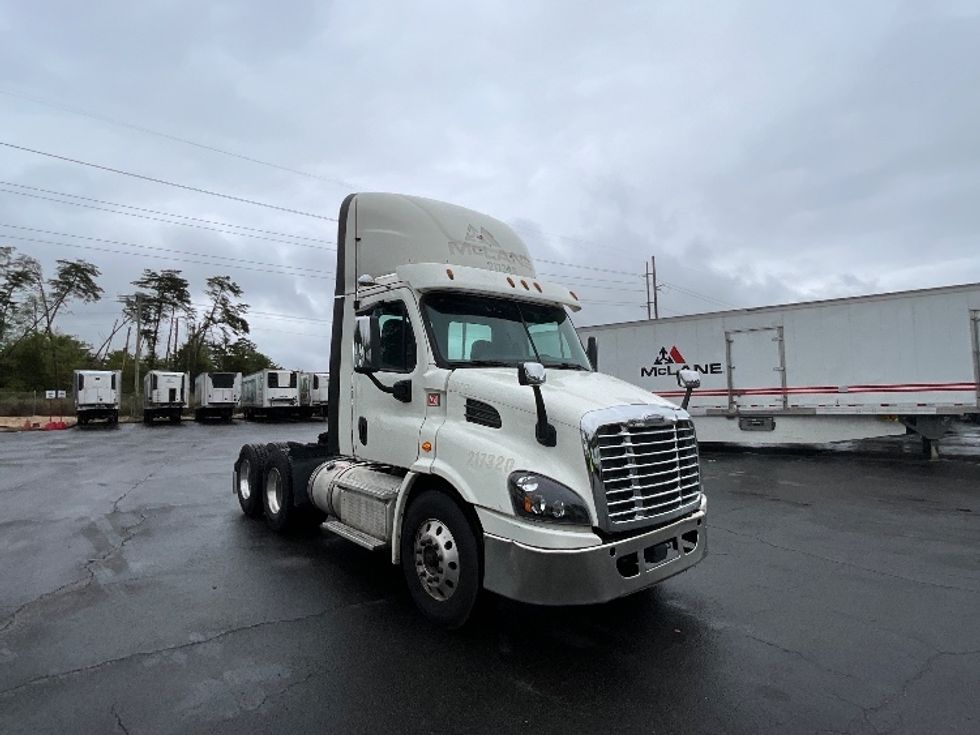 Day Cab Tractor-Heavy Duty Tractors-Freightliner-2018-Cascadia 11364ST-Sterling-VA-447,700\n\t\tmiles-$ 37,500 - Image 1