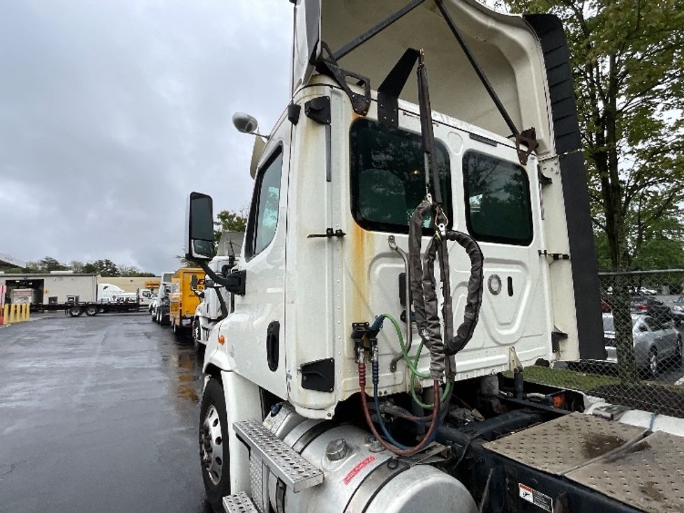 Day Cab Tractor-Heavy Duty Tractors-Freightliner-2018-Cascadia 11364ST-Sterling-VA-447,700\n\t\tmiles-$ 37,500 - Image 21